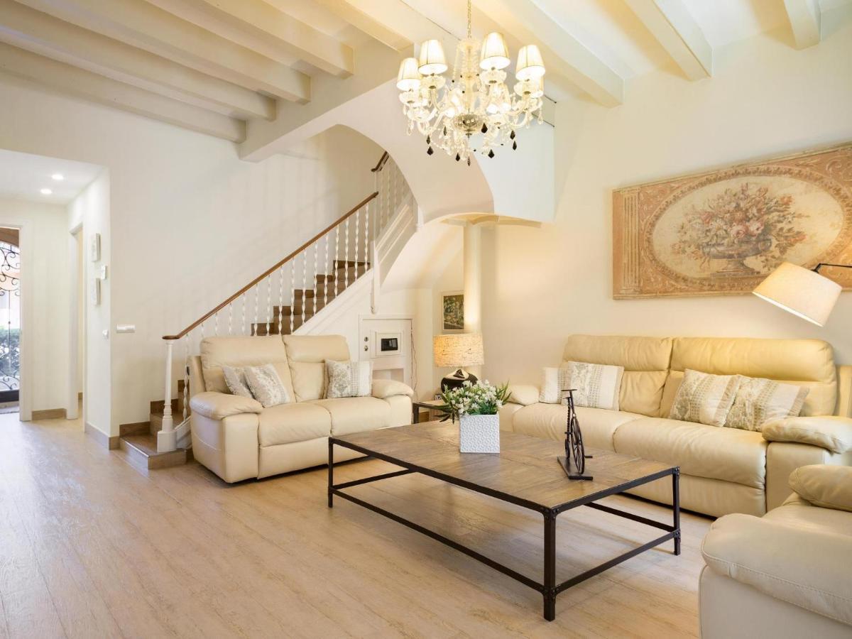Sitges Spaces Beach House-4 Bedrooms, 3 Bathrooms, Large Terrace, Jacuzzi, Center-Beach מראה חיצוני תמונה