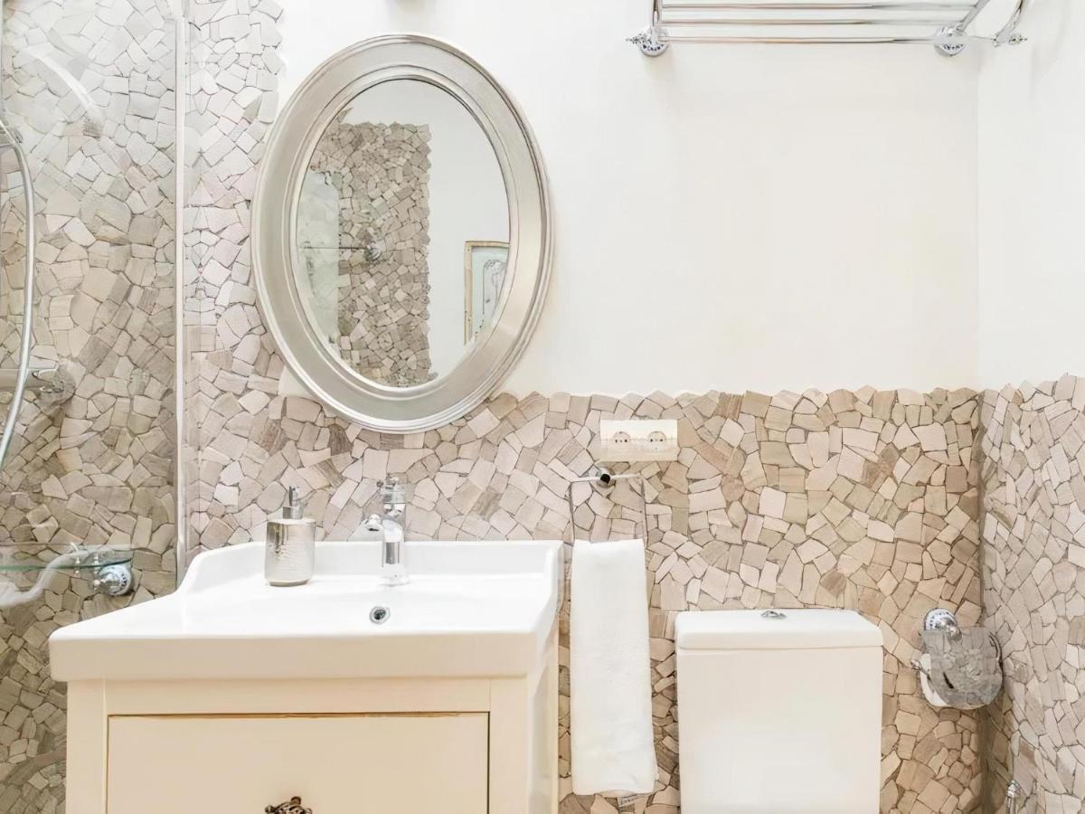 Sitges Spaces Beach House-4 Bedrooms, 3 Bathrooms, Large Terrace, Jacuzzi, Center-Beach מראה חיצוני תמונה