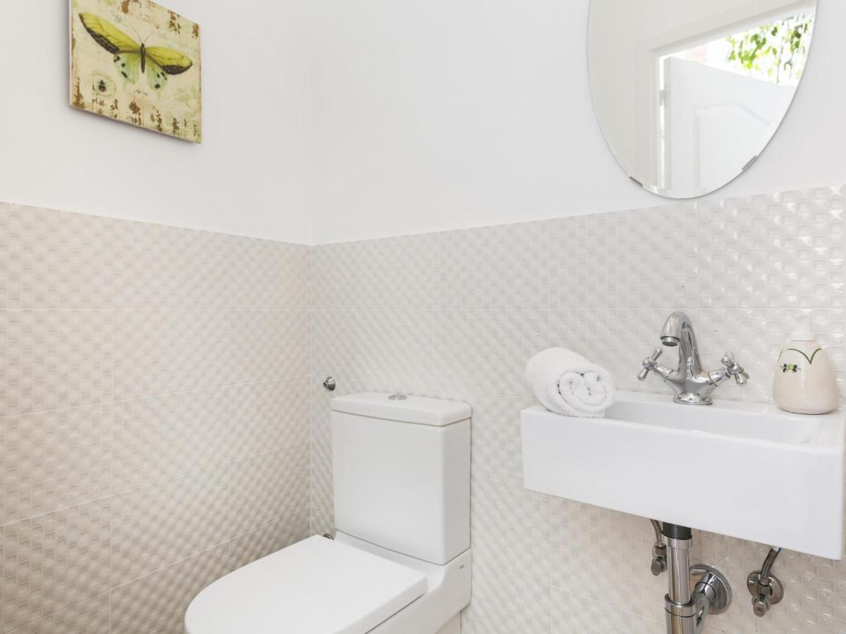 Sitges Spaces Beach House-4 Bedrooms, 3 Bathrooms, Large Terrace, Jacuzzi, Center-Beach מראה חיצוני תמונה