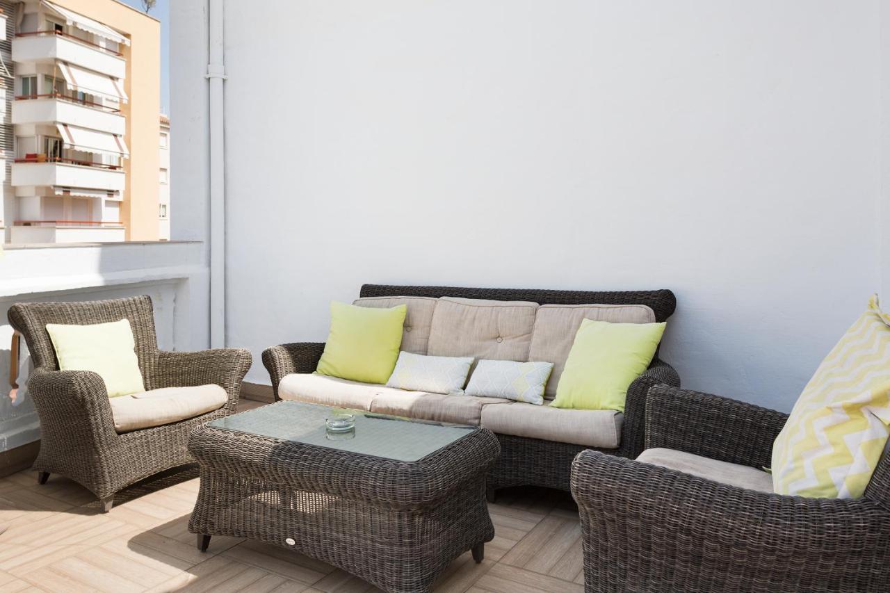 Sitges Spaces Beach House-4 Bedrooms, 3 Bathrooms, Large Terrace, Jacuzzi, Center-Beach מראה חיצוני תמונה
